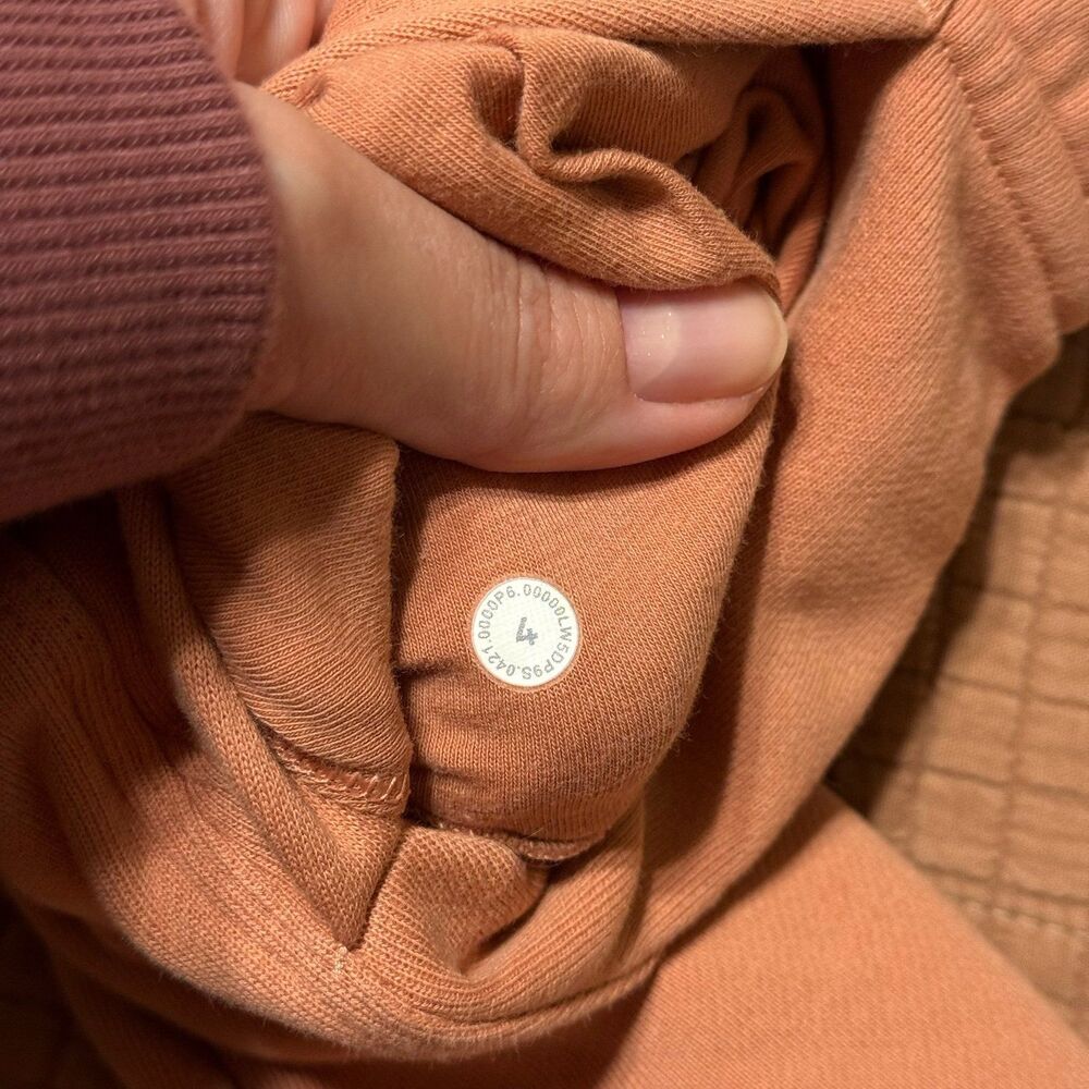 Lululemon Relaxed HR Jogger in size 4 - Picture 3 of 5